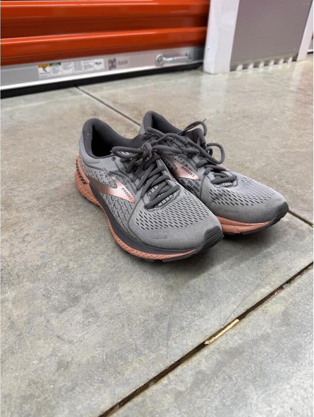 brooks adrenaline gts 21 grey and copper running gym shoes size 9.5 WOMENS